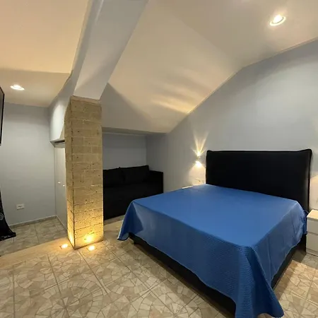 Domus Arco شقة